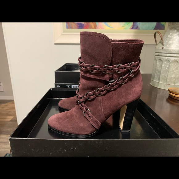 Vince Camuto- John Camuto Rubidio bootie - Picture 4 of 12